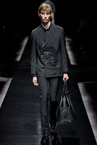 Look 33